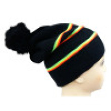 Gorro de punto con POM POM NTD1650